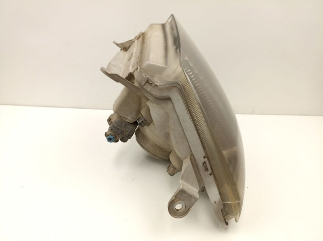 Фара передня права Isuzu 898079999