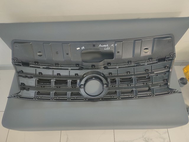 Решітка радіатора 2H6853653 VAG