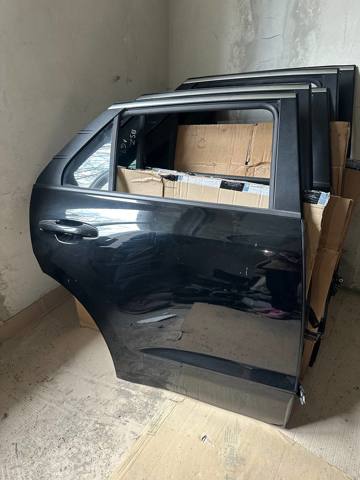 Двері задні в зборі Hyundai/Kia 77004AT000