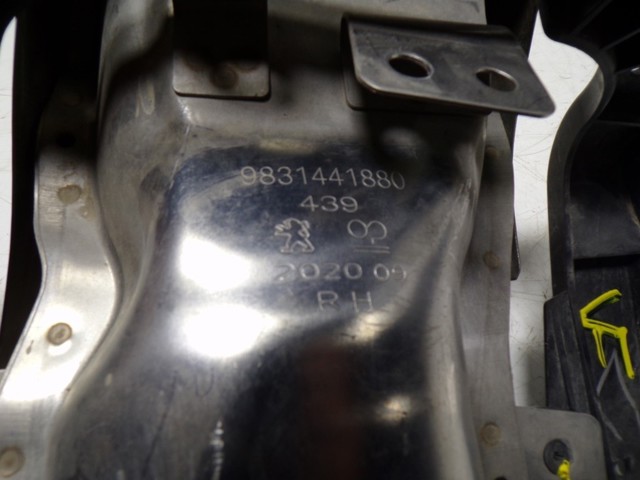 Насадка на глушник Peugeot/Citroen 9831441880 ціна, від 89.28 USD