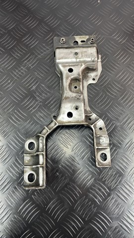 Кронштейн бампера переднього Land Rover LR091879 ціна, від 48.31 USD