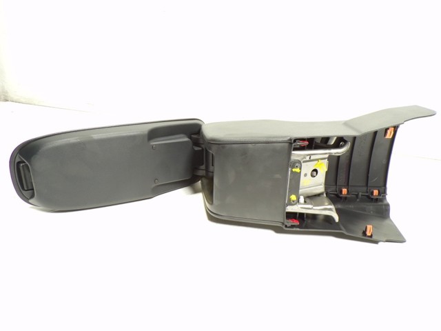 Кришка подлоктніка Toyota 58905K0020C1 ціна, від 109.67 USD