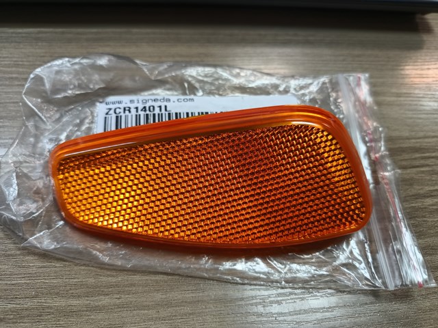 ZCR1401L Signeda Габарит передній, верхній (катафот), лівий