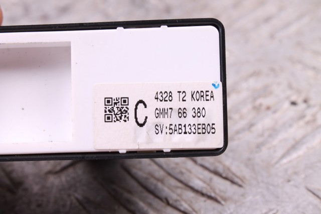 Купити GMM766380A Mazda 