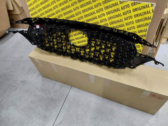 Купити KSD750710A Mazda Захисна решітка радіатора
