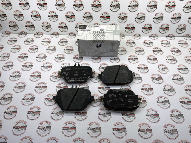 Купити A000421980164 Mercedes Задні колодки