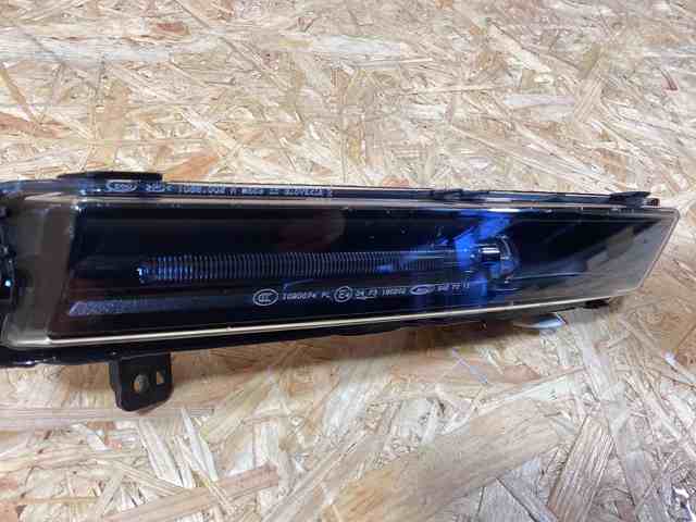 Фара протитуманна, права LR093416 Land Rover