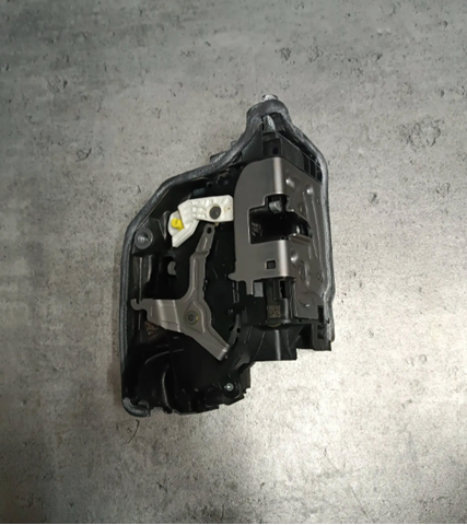 51219464890 BMW Замок двері правої передньої