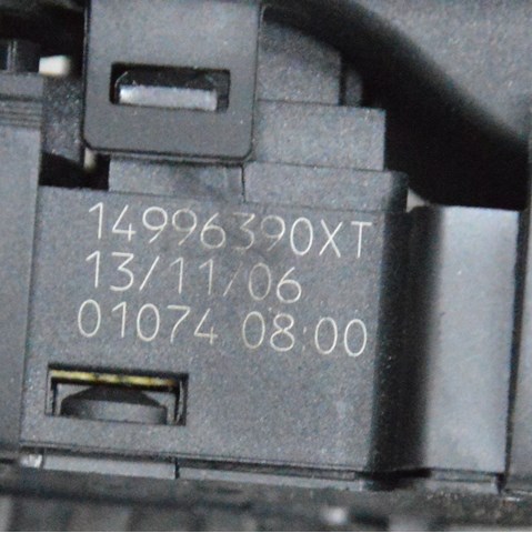 Кнопковий блок керування склопідіймачами передній правий Peugeot/Citroen 14996390XT ціна, від 63.83 USD