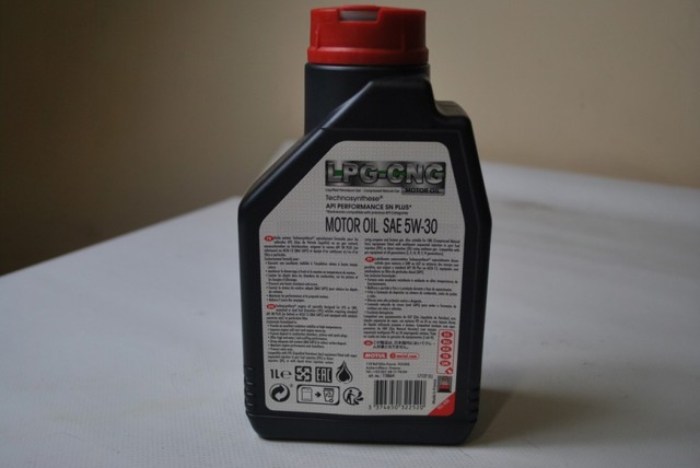 Олива Motul 854511 ціна, від 12.98 USD