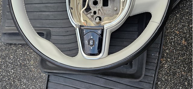 Рульове колесо Volvo 32288780 ціна, від 126.69 USD