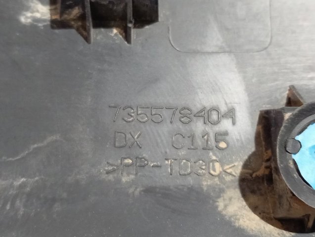 735599035 Chrysler Молдинг заднього правого крила