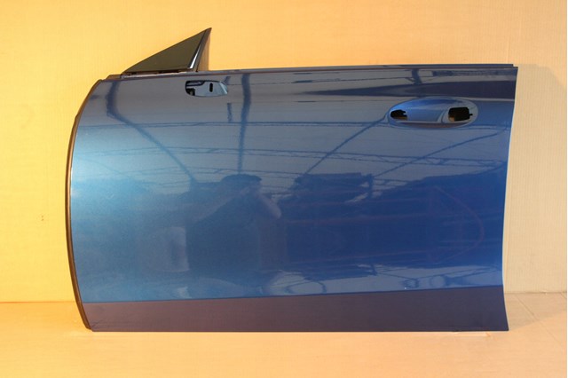 Двері передні, ліві Mercedes A2577203301 ціна, від  USD