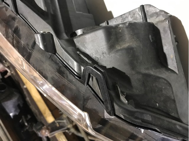 8114533E12 Toyota Лампа-фара, ліва = права
