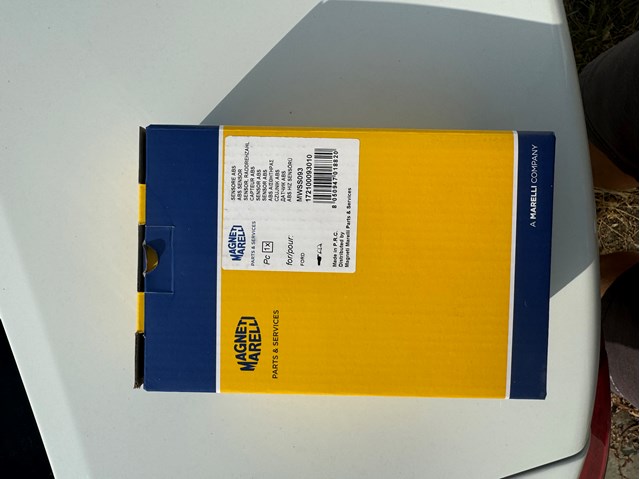 Датчик АБС задній правий Magneti Marelli MWSS093