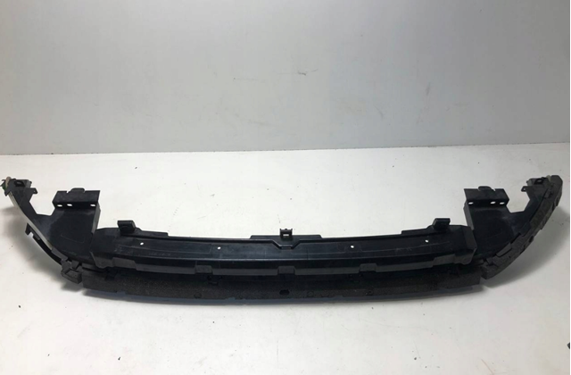 Кронштейн бампера переднього, центральний LR061238 Land Rover