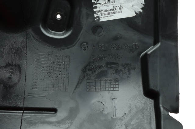 Підкрилок переднього крила, лівий задній A9076845505 Mercedes