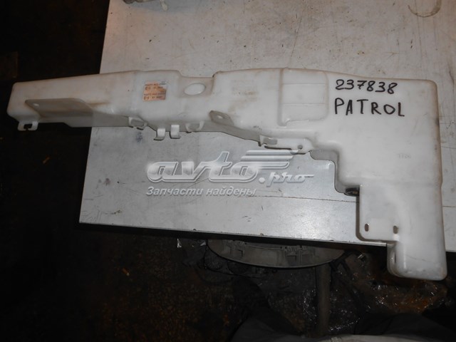 289101LL0A Nissan/Infiniti Бачок склоомивача