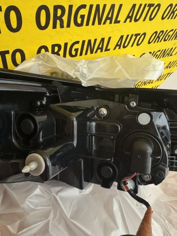 Стоп задній Mazda KPF151150
