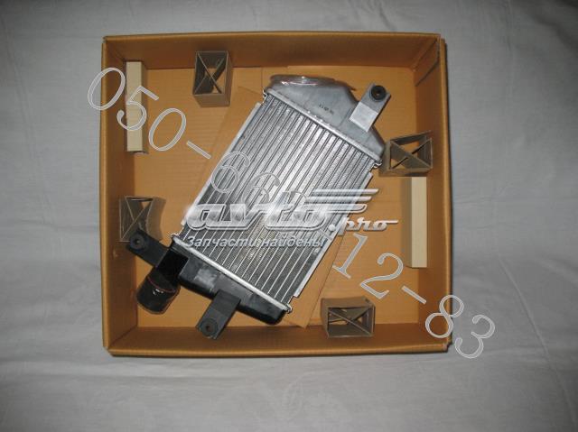 MN135001 Mitsubishi радіатор интеркуллера