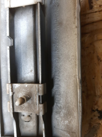 Купити A2106900182 Mercedes Молдинг переднього лівого крила