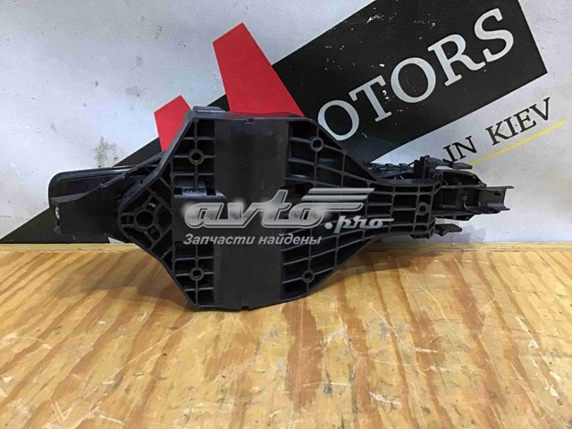 Ручка передньої двері зовнішня Land Rover LR061201
