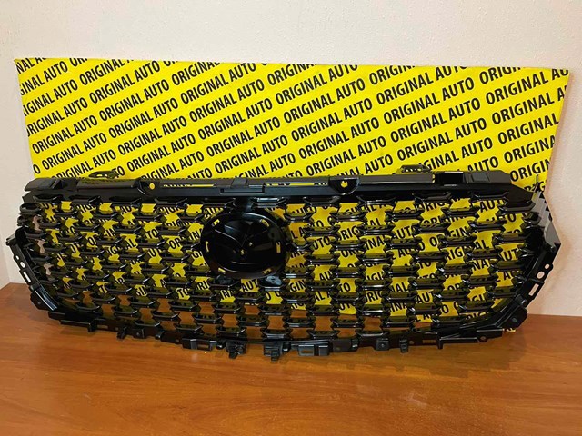 VA5050710B Mazda Решітка радіатора