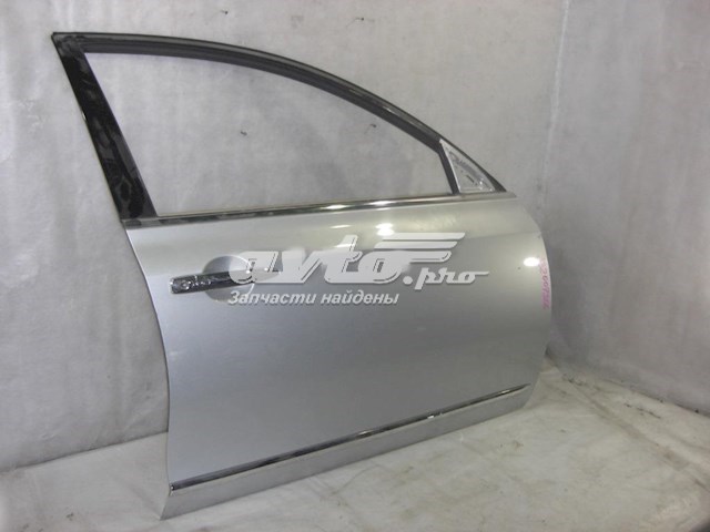 Пасажирські передні двері на Nissan Teana  J32