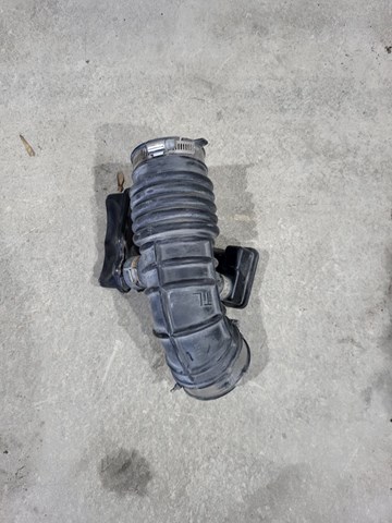 Купити 165764GB0B Nissan/Infiniti Патрубок повітряний, вихід повітряного фільтра