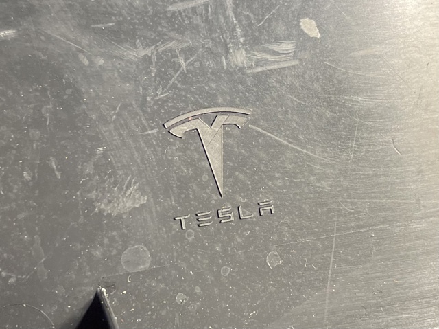  111634900D Tesla