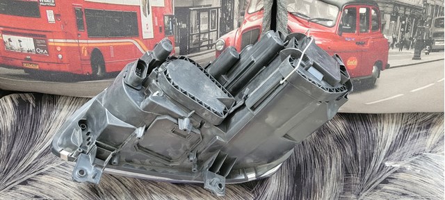 Основна фара - вставка TYC 20A759052B ціна, від 96.15 USD