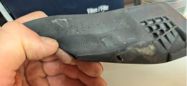 Купити 5315533050 Toyota Ущільнення решітки радіатора