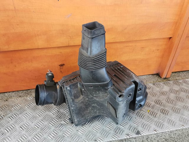 Корпус повітряного фільтра Volvo 32283671