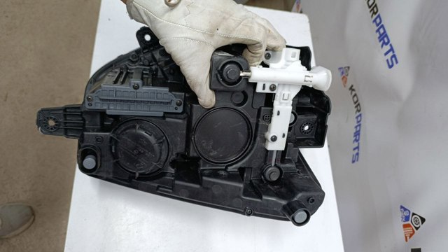 92101BE100 Hyundai/Kia Фара дальнього світла в зборі