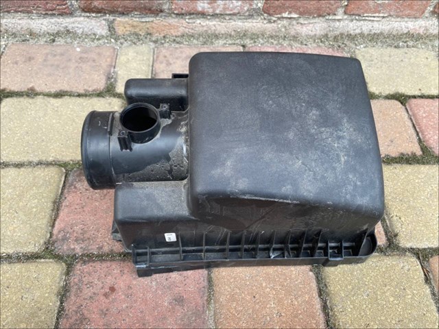 Корпус повітряного фільтра, верхня частина Mazda PY01133AX