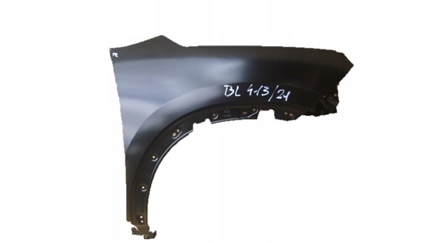 Переднє праве крило Peugeot/Citroen 9825774080