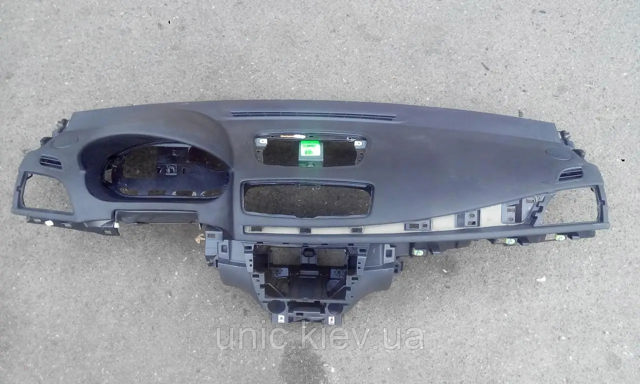 Купити 681005907R Renault (RVI) Приладова панель