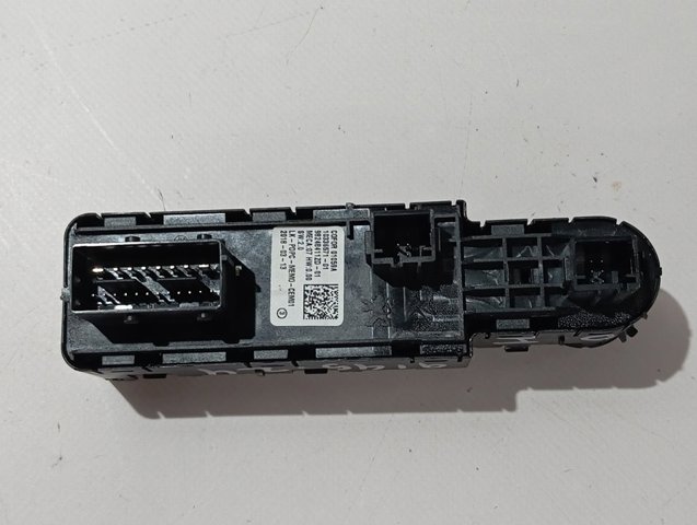Кнопковий блок керування склопідіймачами передній лівий Peugeot/Citroen 98248411ZD