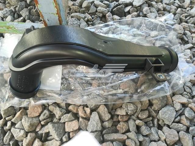 PY8W13231 Mazda Патрубок повітряний, вихід повітряного фільтра