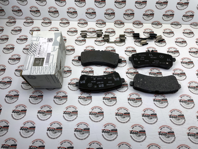 Задні дискові колодки Mercedes A0004203104
