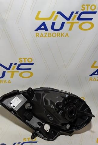 Фара права 260106220R Renault (RVI)