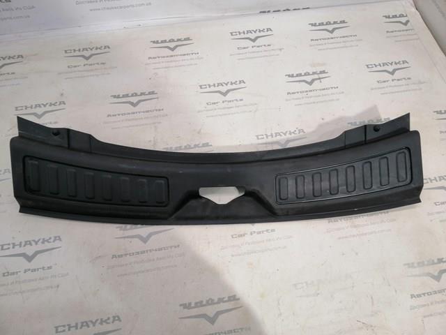 Накладка задньої панелі багажника Land Rover LR060584 ціна, від 30.35 USD