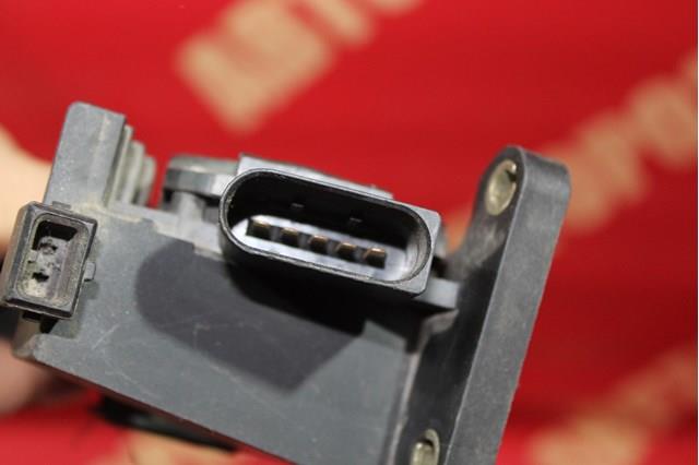 Підаль газу Bosch 0281002335 ціна, від 17.12 USD