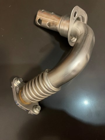 Купити GK2Q9E470AA Ford Патрубок системи рециркуляції ОГ EGR