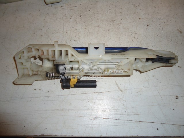 Ручка передньої двері зовнішня права FPS FP3227129 ціна, від 14.89 USD