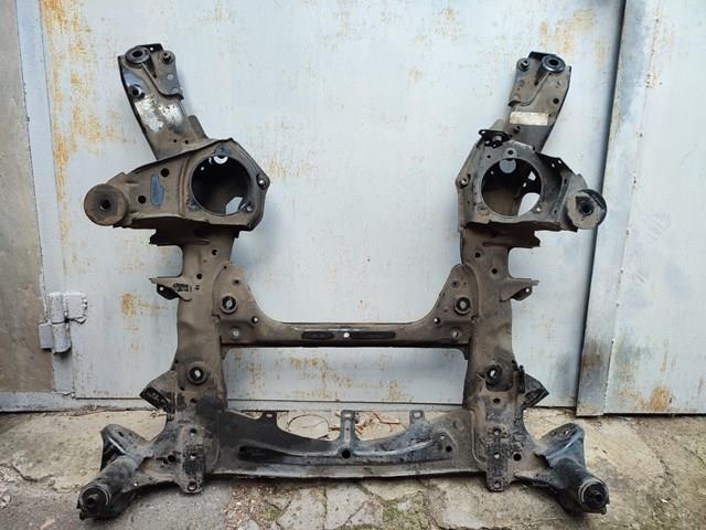 6884852 BMW Передня балка