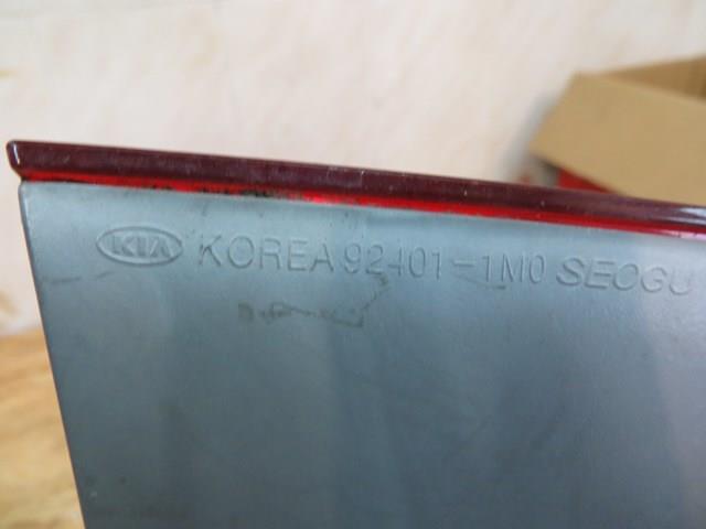 Ліхтар задній правий, зовнішній Hyundai/Kia 924021M010 ціна, від 18.90 USD