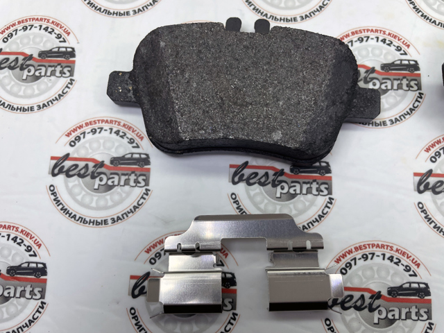 Задні гальмівні колодки Mercedes A000420070590 ціна, від 60.18 USD