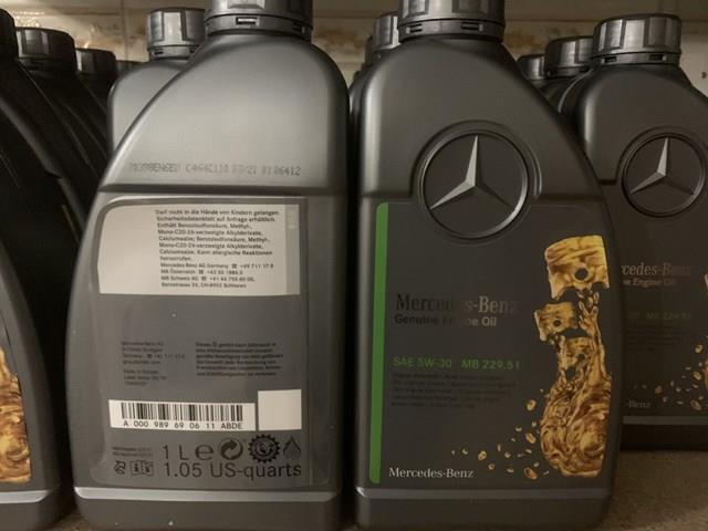 A000989690611 Mercedes Масло двигуна