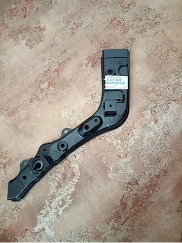  Кронштейн радіатора верхній, лівий Toyota RAV4 3